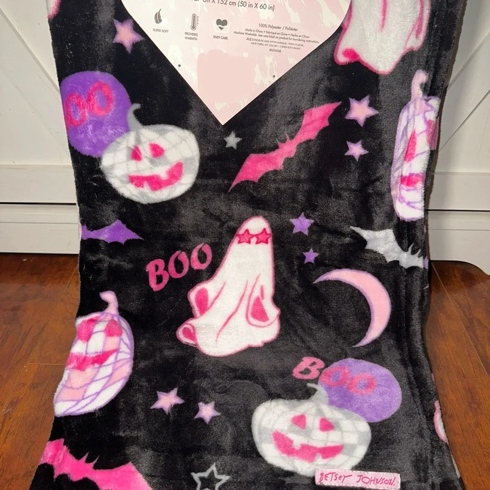 Betsey Johnson Pink Spooky Ghost Plush Throw Blanket
